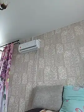 EffectFiona online show from April 4, 5:03 am