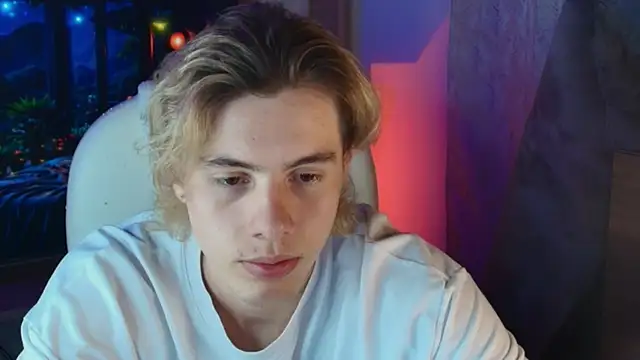 Snapshot of dimitri_tv chatting on November 3, 1:22 am dimitri tv online show from November 3, 1:22 am