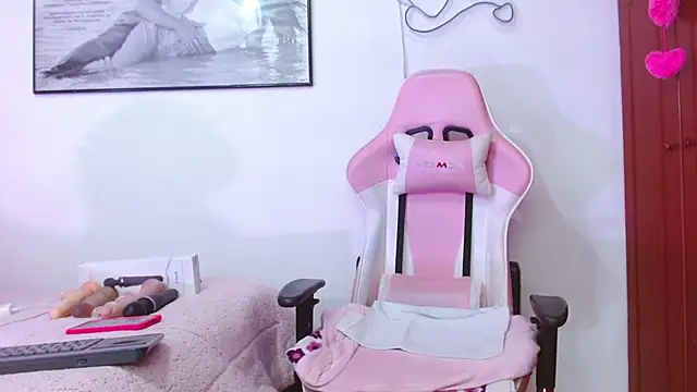 Amelie Rousell online show from December 22, 10:32 pm