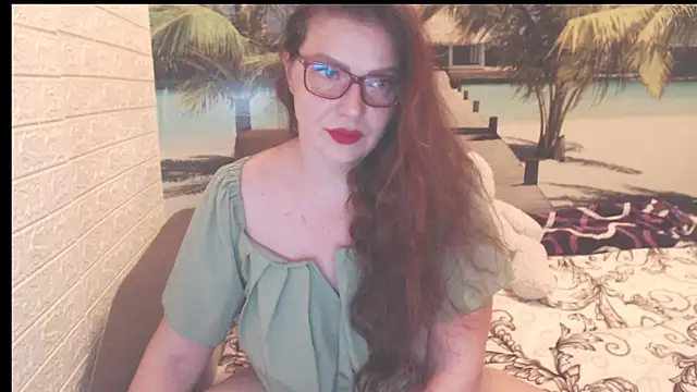 Queen  Natasha online show from November 19, 9:59 pm