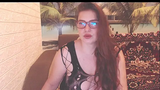 Queen  Natasha online show from October 26, 8:31 pm