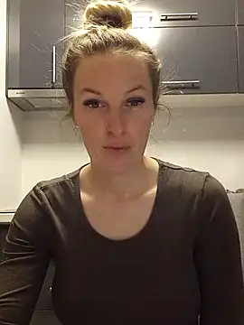 MaviePearl online show from February 28, 9:15 am