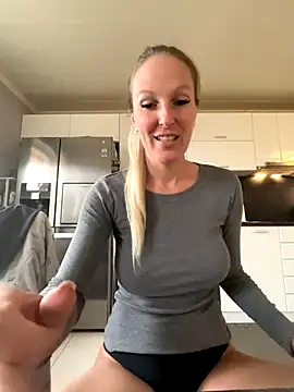 MaviePearl online show from October 11, 8:37 am