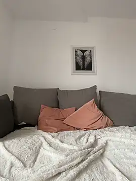 MaviePearl online show from March 23, 8:03 am