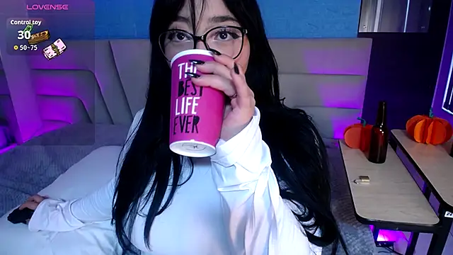 Snapshot of Miss_Loise chatting on September 28, 10:39 pm Miss Loise online show from September 28, 10:39 pm