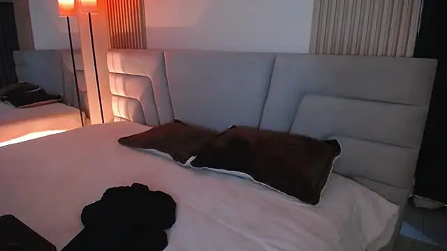 Miss Loise online show from February 9, 3:59 am