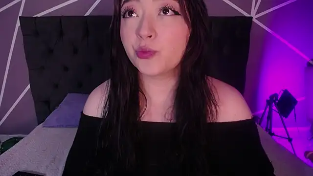 Snapshot of Miss_Loise chatting on March 19, 1:51 pm Miss Loise online show from March 19, 1:51 pm