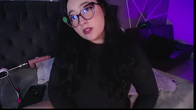 Snapshot of Miss_Loise chatting on March 4, 3:48 pm Miss Loise online show from March 4, 3:48 pm