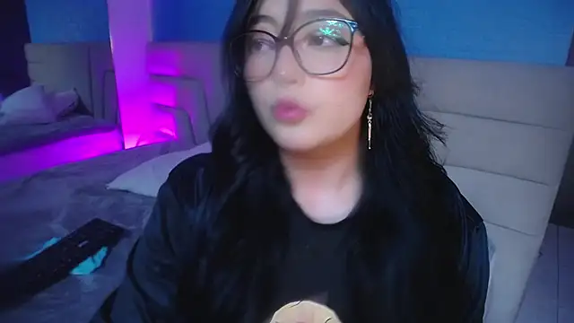 Snapshot of Miss_Loise chatting on October 13, 1:29 am Miss Loise online show from October 13, 1:29 am