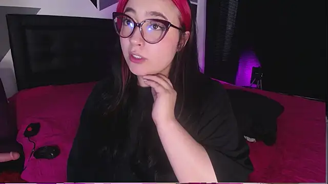Snapshot of Miss_Loise chatting on February 13, 7:21 pm Miss Loise online show from February 13, 7:21 pm