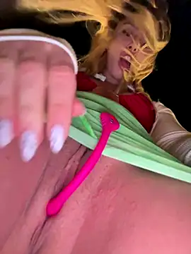 BritneyDimond online show from December 3, 6:33 pm