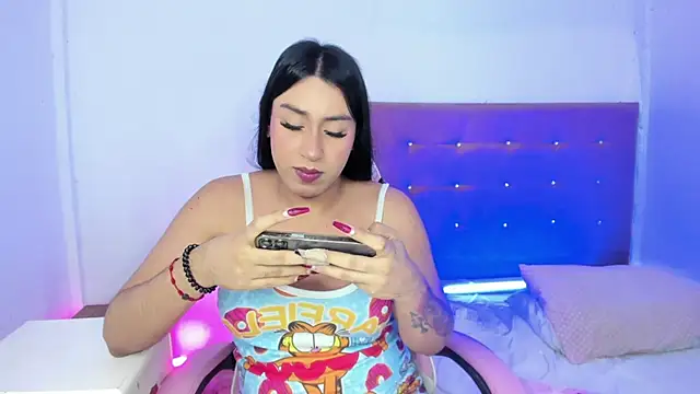 Snapshot of OSORIOMAFE chatting on February 10, 3:32 pm OSORIOMAFE online show from February 10, 3:32 pm