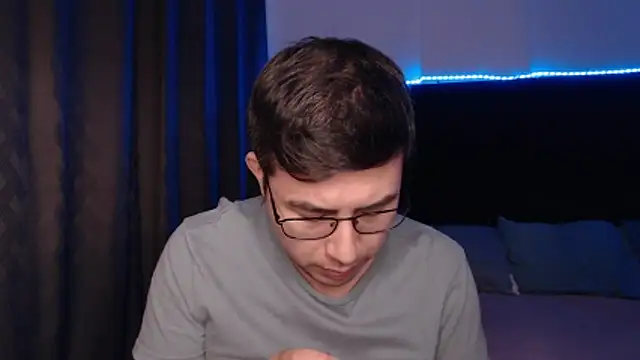 andrewmhilton  online show from April 7, 6:04 am