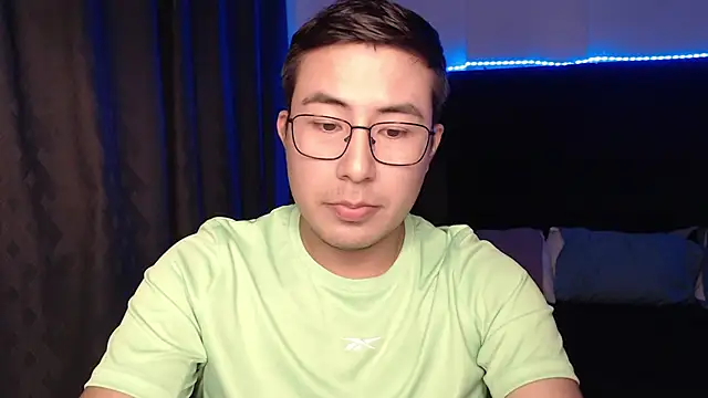 andrewmhilton  online show from April 14, 5:12 am