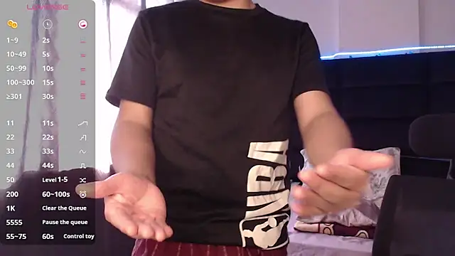 Snapshot of andrewmhilton_ chatting on November 17, 7:07 pm andrewmhilton online show from November 17, 7:07 pm