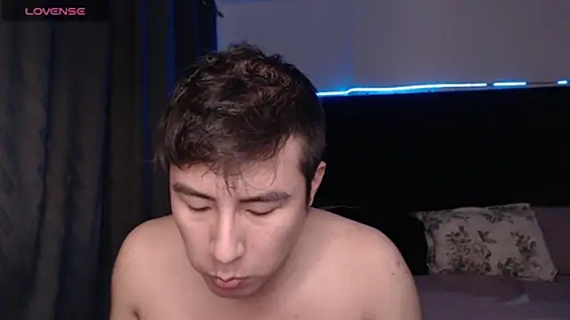 Snapshot of andrewmhilton_ chatting on November 14, 6:28 am andrewmhilton online show from November 14, 6:28 am