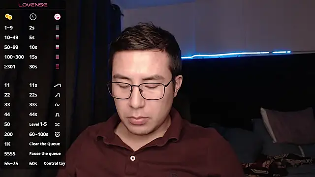 Snapshot of andrewmhilton_ chatting on November 25, 5:30 am andrewmhilton online show from November 25, 5:30 am