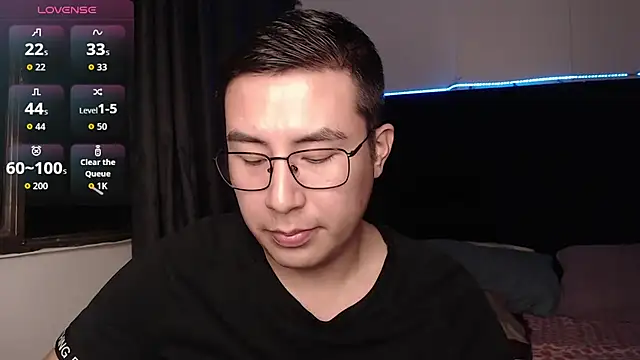 Snapshot of andrewmhilton_ chatting on February 3, 6:40 am andrewmhilton online show from February 3, 6:40 am