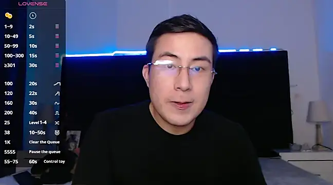 Snapshot of andrewmhilton_ chatting on March 15, 4:35 am andrewmhilton online show from March 15, 4:35 am