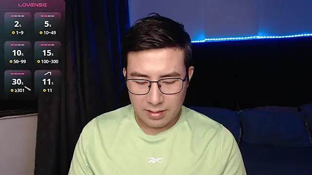 andrewmhilton  online show from March 10, 11:53 pm