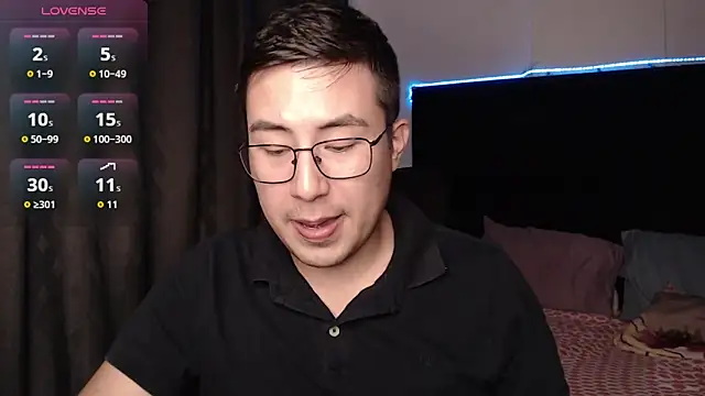 Snapshot of andrewmhilton_ chatting on February 2, 5:39 am andrewmhilton online show from February 2, 5:39 am