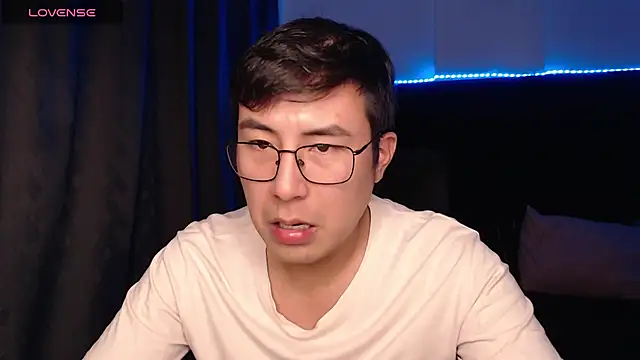 andrewmhilton  online show from March 25, 6:02 am