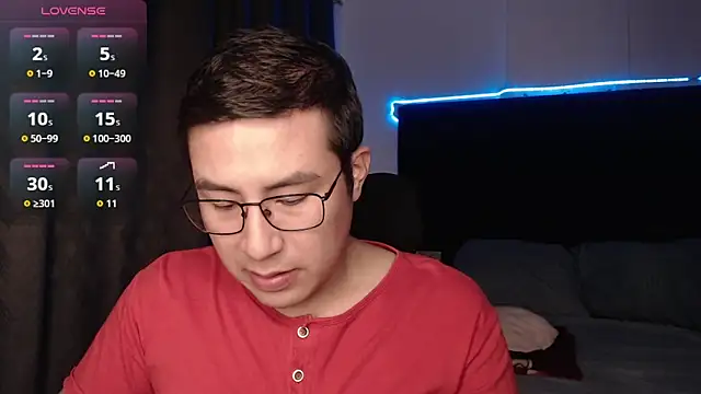 Snapshot of andrewmhilton_ chatting on November 30, 5:30 am andrewmhilton online show from November 30, 5:30 am