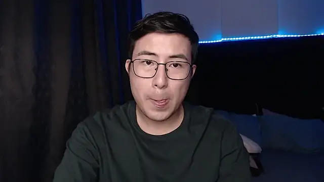 andrewmhilton  online show from March 21, 5:52 am