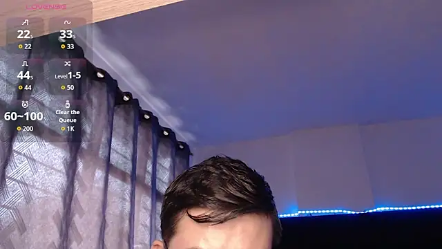 Snapshot of andrewmhilton_ chatting on June 13, 1:42 pm andrewmhilton online show from June 13, 1:42 pm