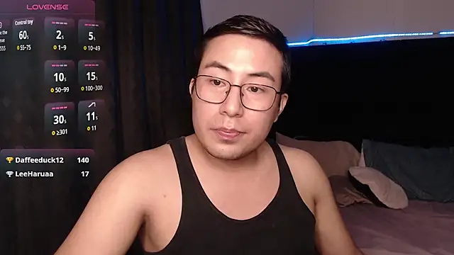 Snapshot of andrewmhilton_ chatting on January 7, 5:45 am andrewmhilton online show from January 7, 5:45 am