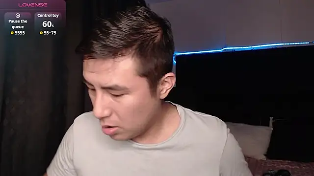 Snapshot of andrewmhilton_ chatting on February 14, 6:46 am andrewmhilton online show from February 14, 6:46 am