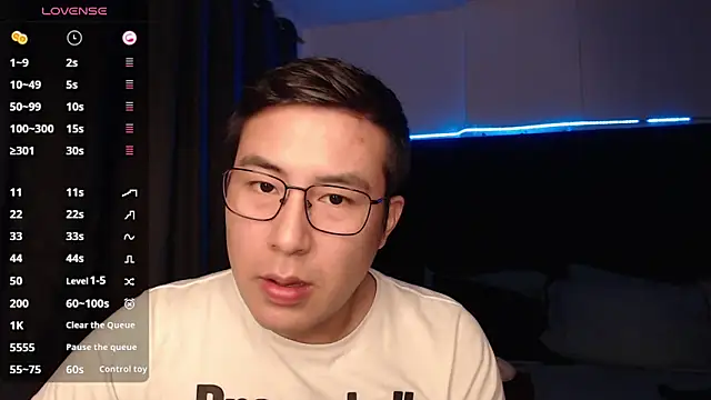 Snapshot of andrewmhilton_ chatting on November 22, 6:01 am andrewmhilton online show from November 22, 6:01 am