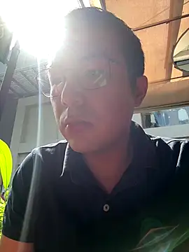 Snapshot of andrewmhilton_ chatting on November 26, 6:52 pm andrewmhilton online show from November 26, 6:52 pm