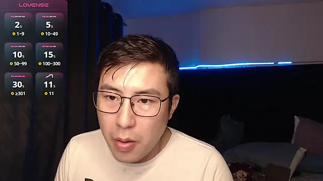 Snapshot of andrewmhilton_ chatting on December 3, 4:02 am andrewmhilton online show from December 3, 4:02 am