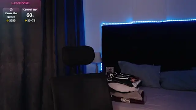 andrewmhilton  online show from April 11, 5:26 am