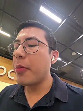 andrewmhilton  online show from April 15, 7:58 pm