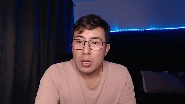 andrewmhilton  online show from March 31, 6:26 am