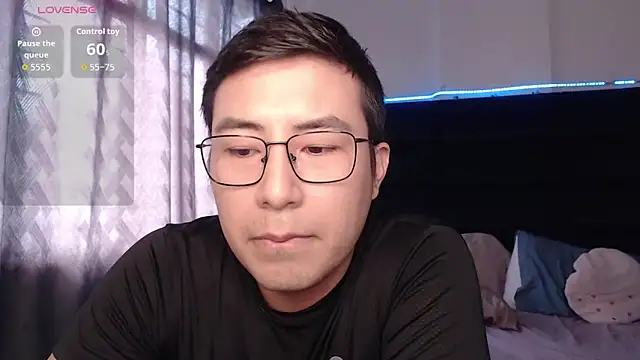 Snapshot of andrewmhilton_ chatting on January 6, 5:39 pm andrewmhilton online show from January 6, 5:39 pm