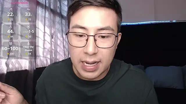 Snapshot of andrewmhilton_ chatting on February 3, 8:03 pm andrewmhilton online show from February 3, 8:03 pm