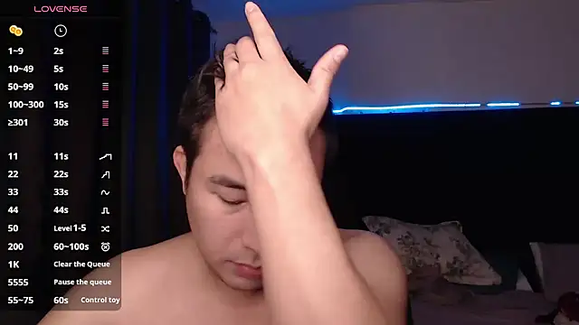 Snapshot of andrewmhilton_ chatting on November 15, 6:17 am andrewmhilton online show from November 15, 6:17 am