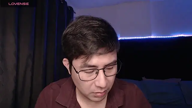 andrewmhilton  online show from March 13, 5:34 am