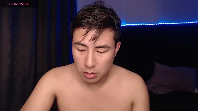 andrewmhilton  online show from March 30, 6:48 am