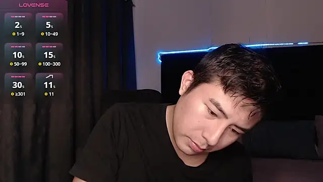 Snapshot of andrewmhilton_ chatting on January 6, 5:33 am andrewmhilton online show from January 6, 5:33 am