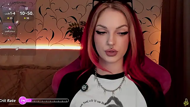 Snapshot of BratzieDarsie chatting on October 14, 12:06 pm BratzieDarsie online show from October 14, 12:06 pm