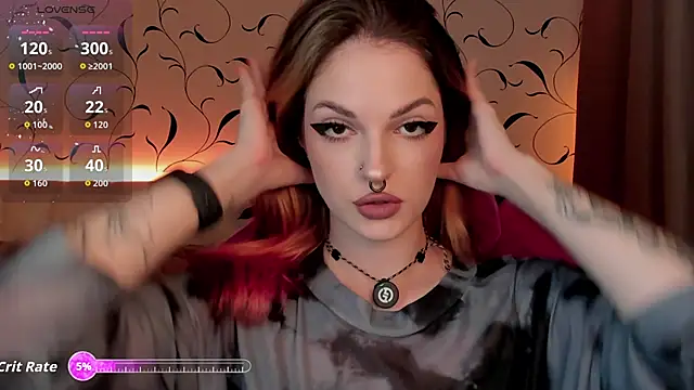 Snapshot of BratzieDarsie chatting on October 6, 10:05 am BratzieDarsie online show from October 6, 10:05 am