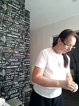 Snapshot of Celine_Faer1 chatting on June 17, 5:51 am Celine Faer1 online show from June 17, 5:51 am