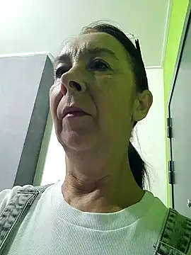 Snapshot of Celine_Faer1 chatting on July 19, 5:16 am Celine Faer1 online show from July 19, 5:16 am