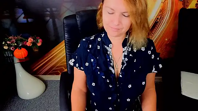 EmmaxPark online show from November 17, 6:39 am