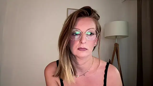 HornyJudith online show from December 17, 7:13 am