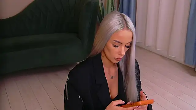 Bailey Rush online show from May 1, 4:01 pm